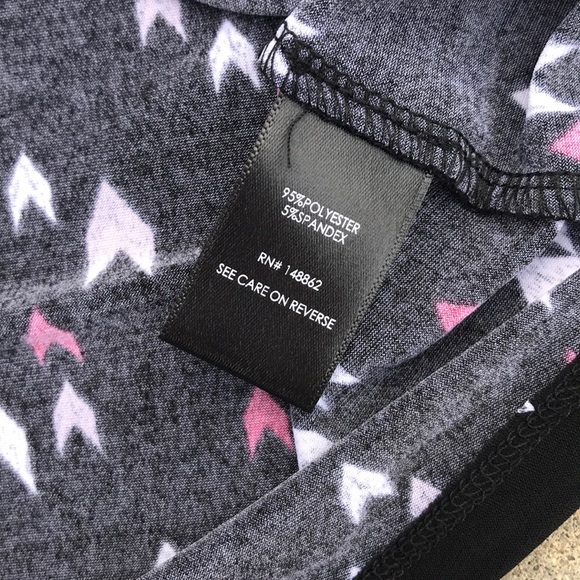 NWT TORRID BLACK STUDIO KNIT CHEVRON PRINT TANK - Picture 6 of 6